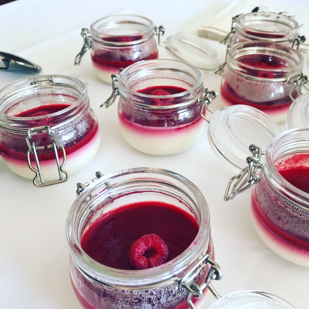 Panna Cotta mit Himbeerspiegel – Natzeswelt.de